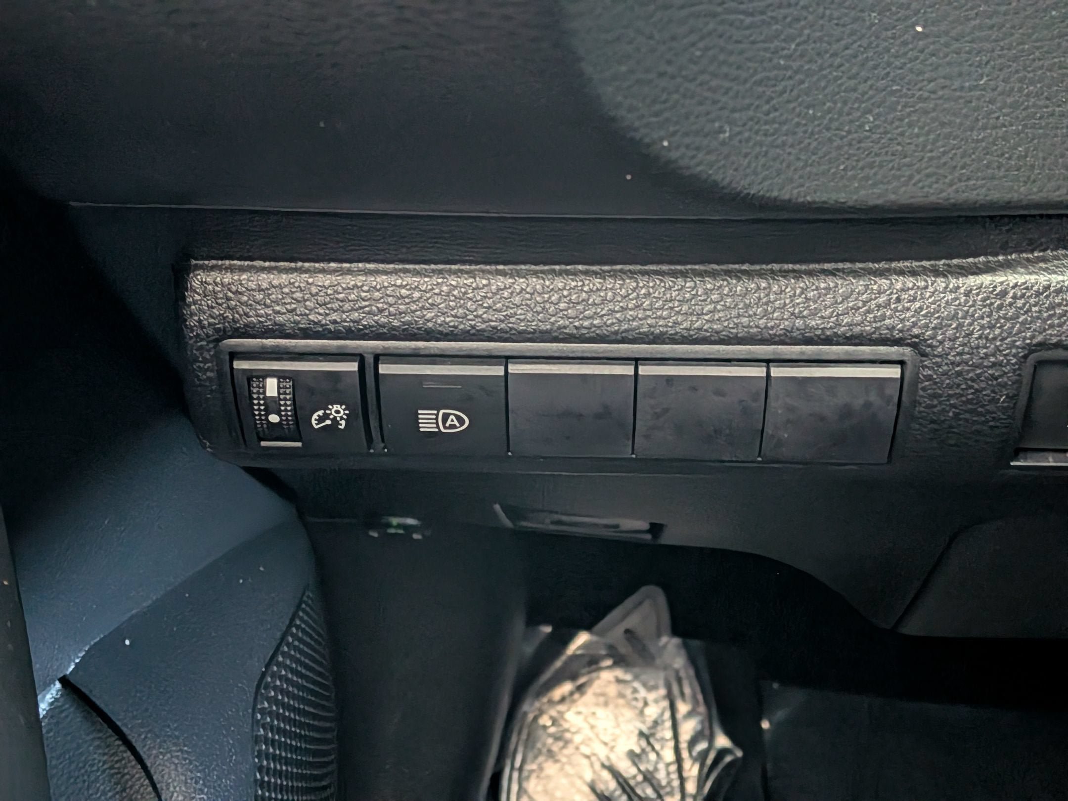 Certified 2021 Toyota Corolla LE FWD image 18