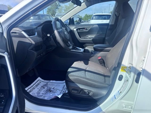 Used 2022 Toyota RAV4 XLE w/ XLE Grade Weather Package AWD/4WD image 12