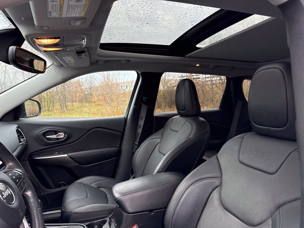 Used 2019 Jeep Cherokee Limited AWD/4WD image 7