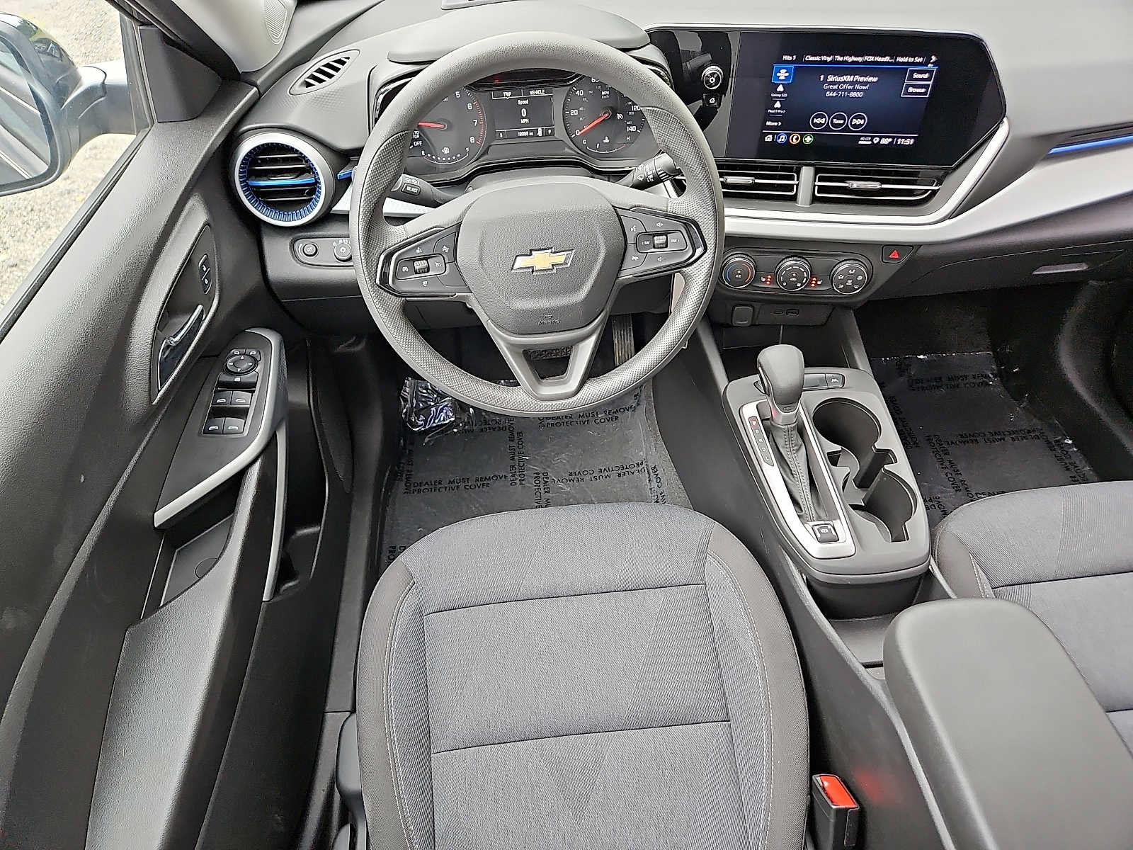 Used 2025 Chevrolet Trax LS w/ LS Convenience Package FWD image 11