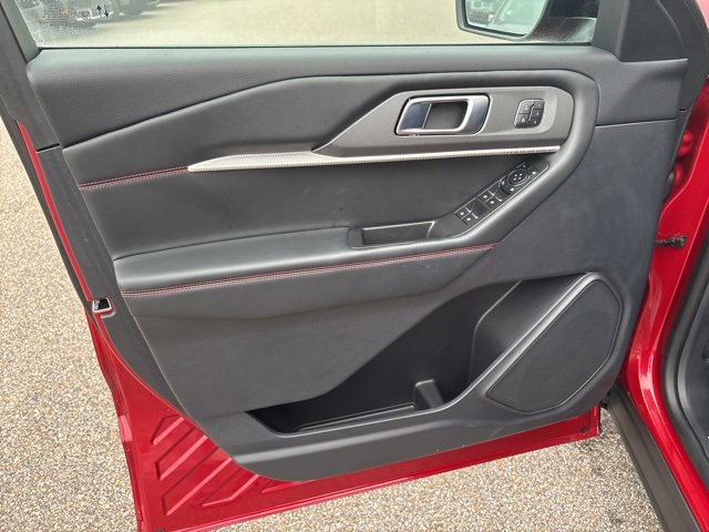 Used 2025 Ford Explorer ST-Line w/ Premium Package image 22