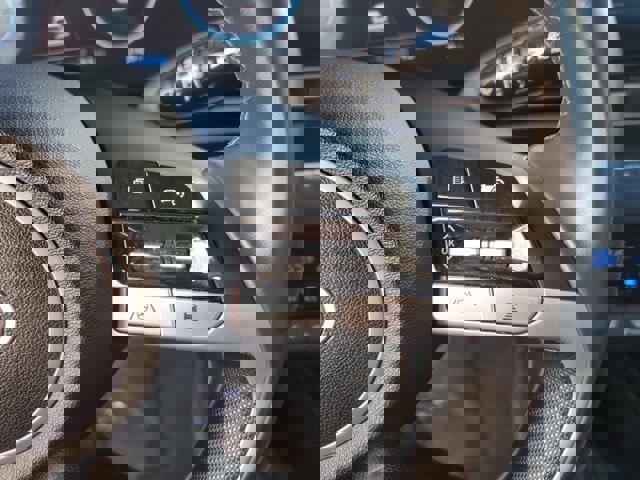 Used 2025 Hyundai Elantra SEL image 29