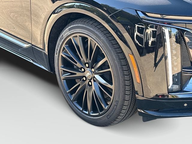 New 2026 Cadillac Lyriq V w/ LPO, Floor Liner Package AWD/4WD image 17