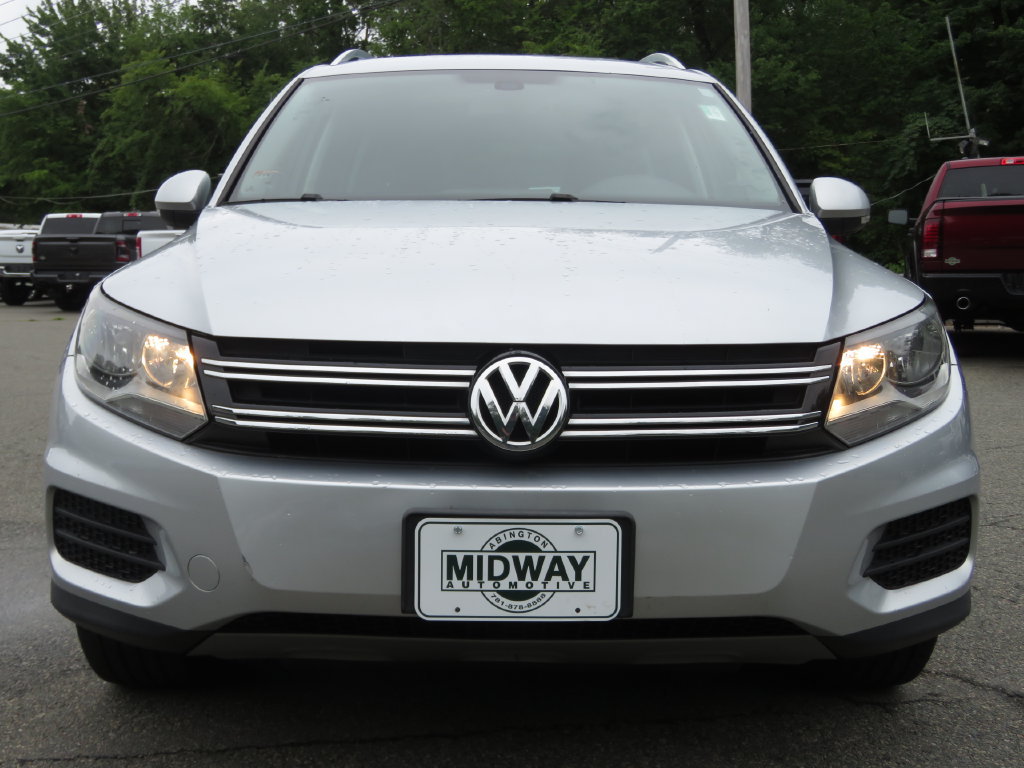 Used 2017 Volkswagen Tiguan Wolfsburg Edition AWD/4WD image 2