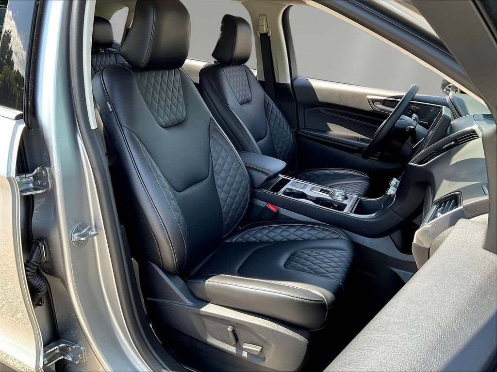 Used 2024 Ford Edge Titanium AWD/4WD image 30