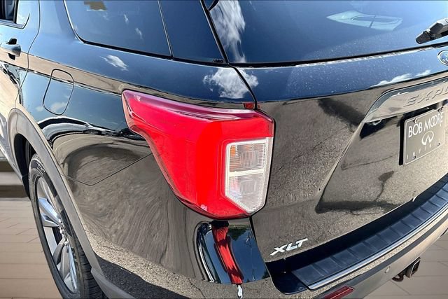Used 2021 Ford Explorer XLT w/ Equipment Group 202A AWD/4WD image 31