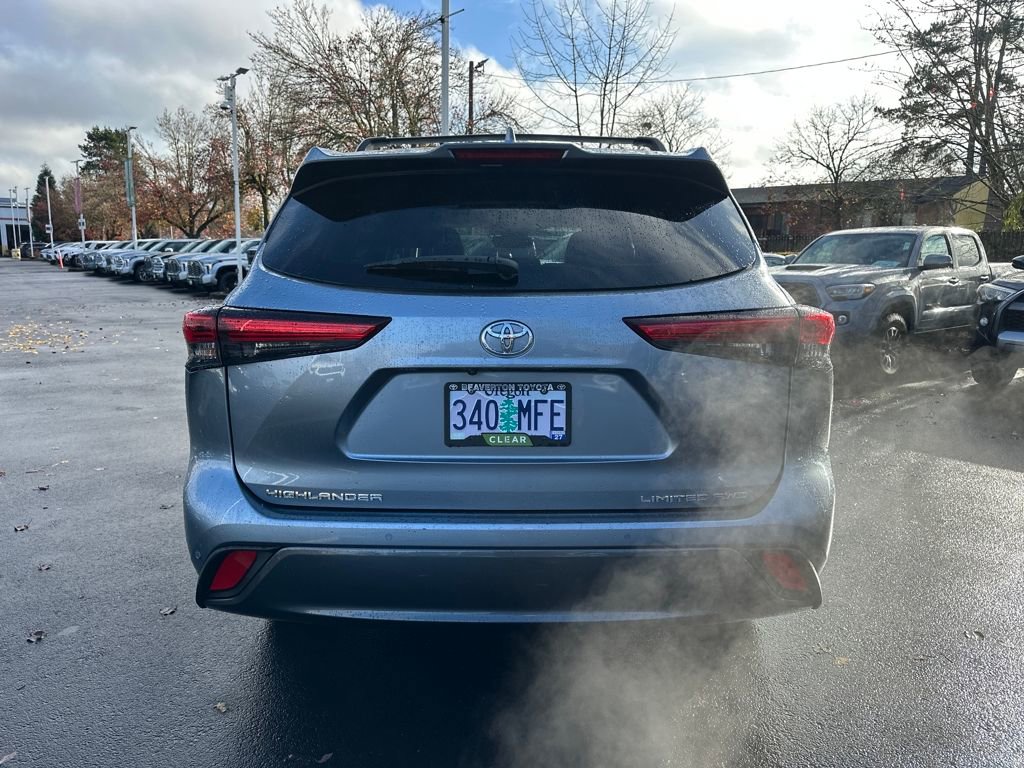 Used 2023 Toyota Highlander Limited image 4