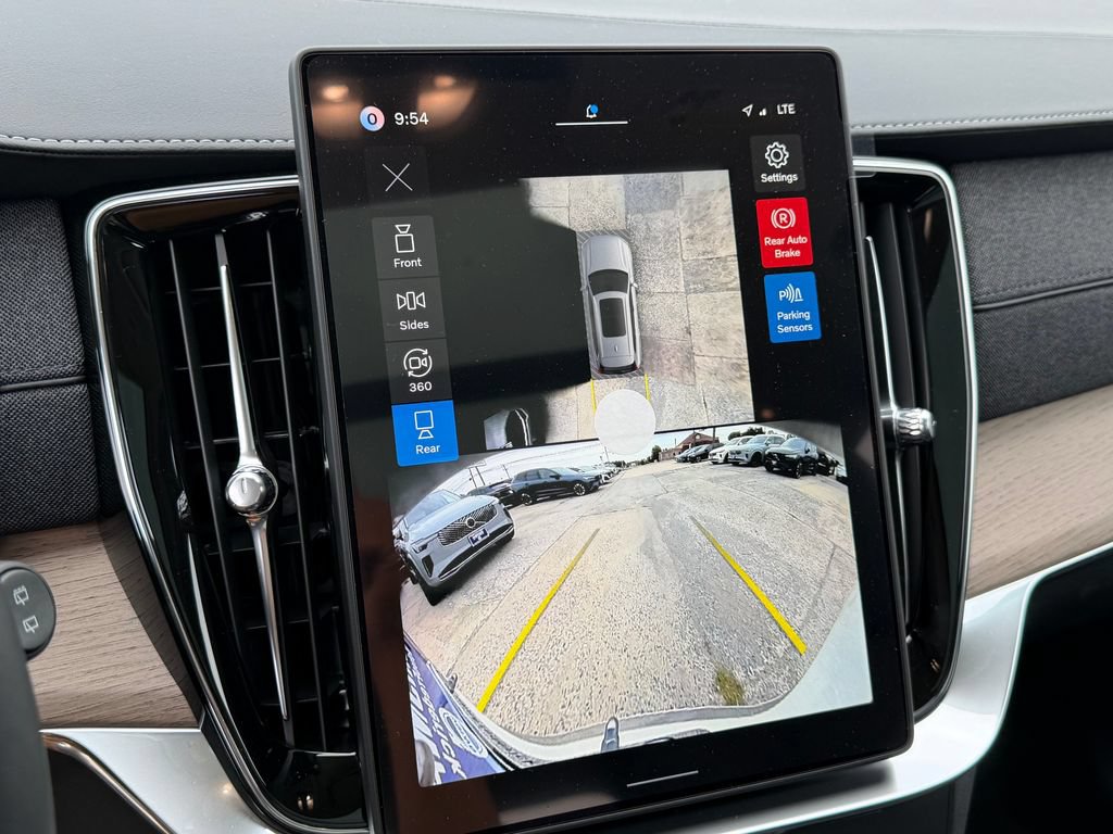 New 2026 Volvo XC90 T8 Plus w/ Protection Package Premier AWD/4WD image 22