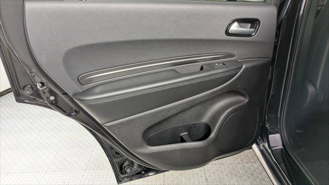 Used 2024 Dodge Durango SXT image 12