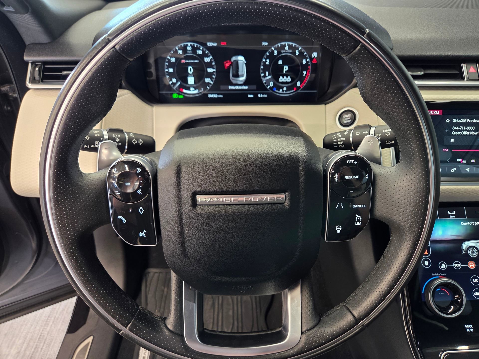 Used 2019 Land Rover Range Rover Velar R-Dynamic SE image 17