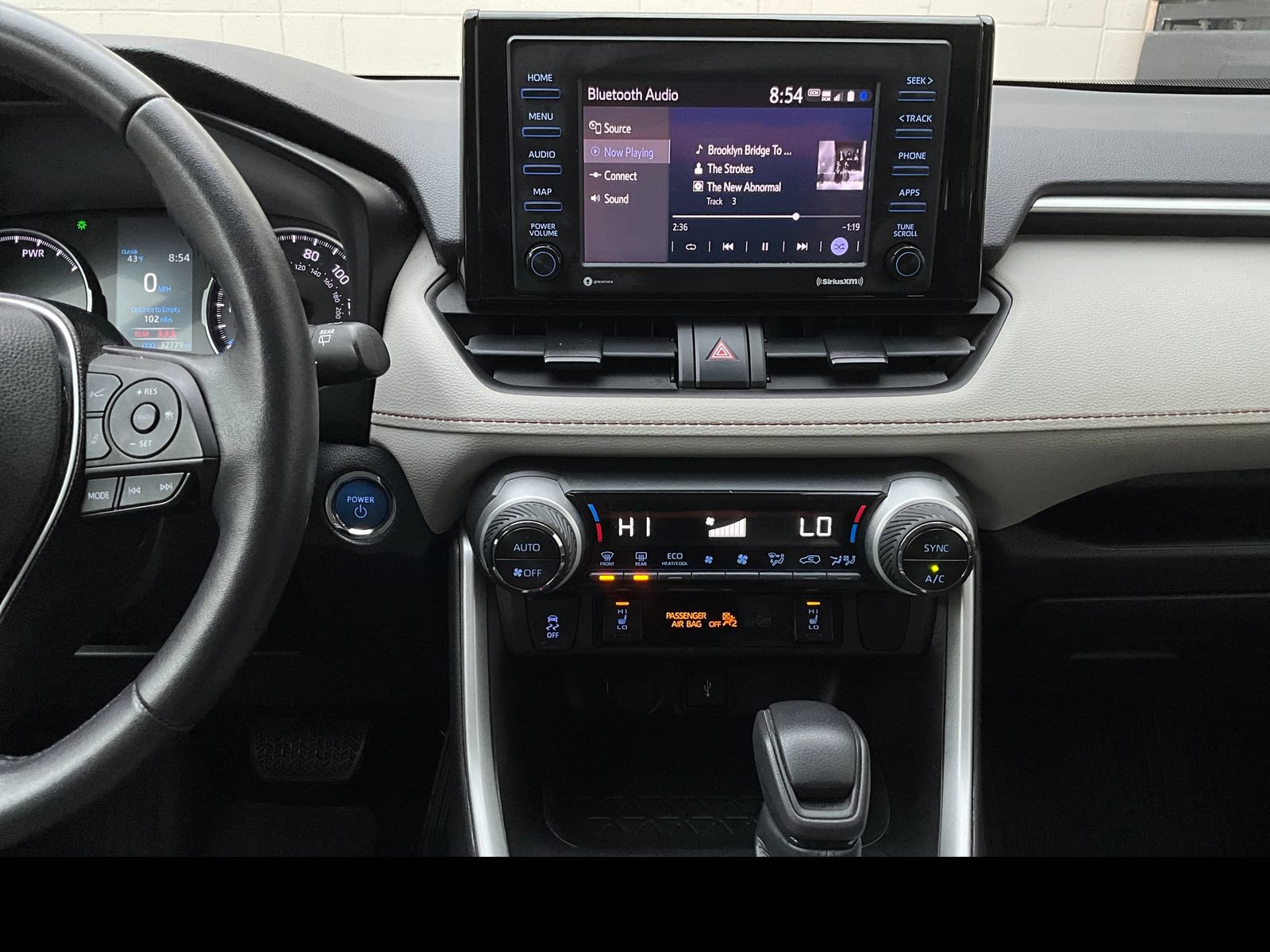 Used 2021 Toyota RAV4 XLE w/ XLE Grade Weather Package AWD/4WD image 4
