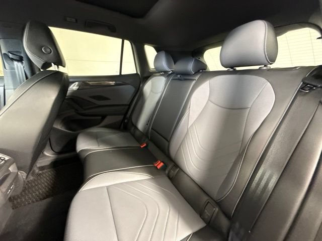 Used 2025 Volkswagen Tiguan SE R-Line AWD/4WD image 26