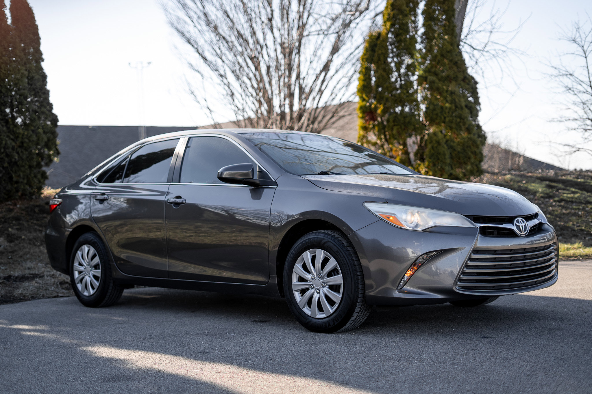 Used 2017 Toyota Camry LE image 3
