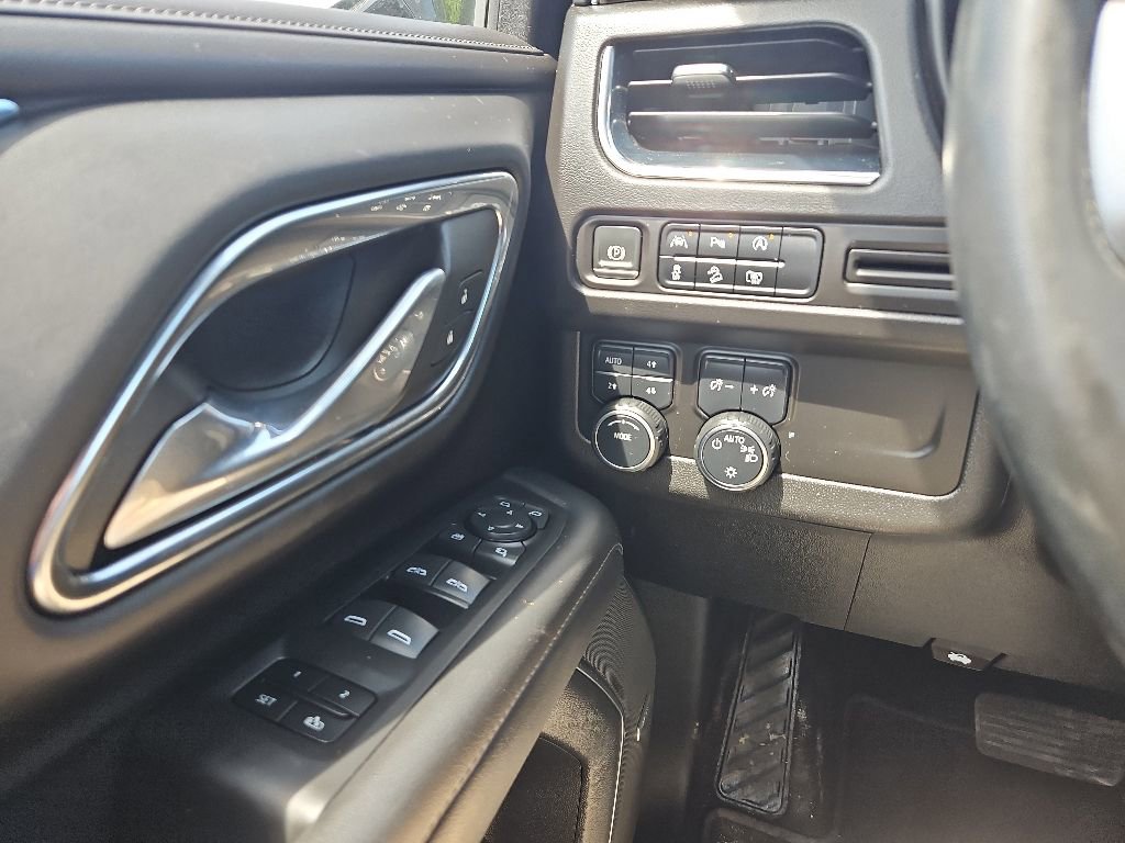 Used 2023 Chevrolet Tahoe Z71 w/ Luxury Package AWD/4WD image 22