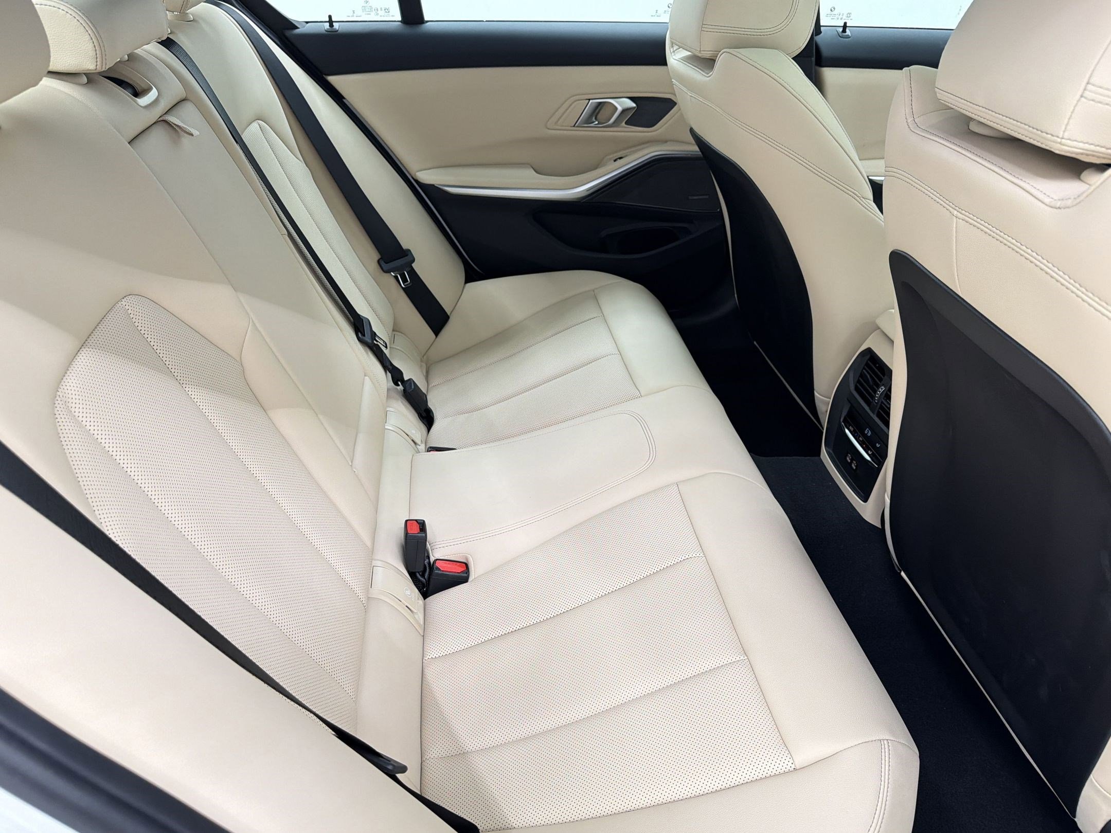 New 2026 BMW 330i Sedan w/ M Sport Package RWD image 24