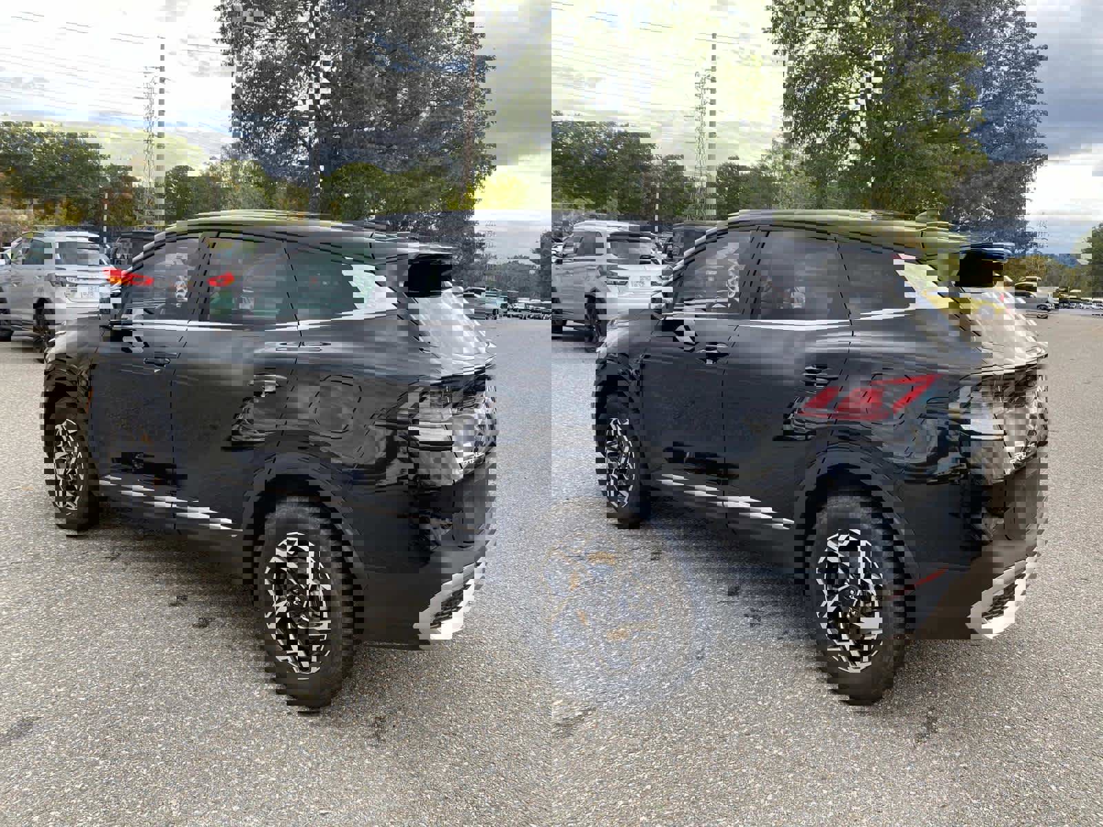 Used 2024 Kia Sportage LX image 6