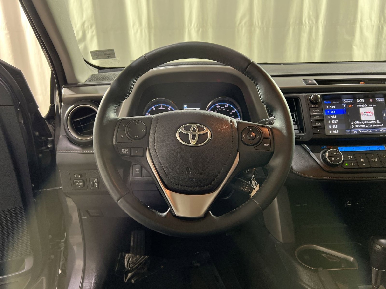 Used 2016 Toyota RAV4 XLE image 17