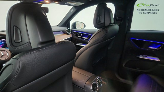 Used 2025 Mercedes-Benz GLC 300 4MATIC image 50