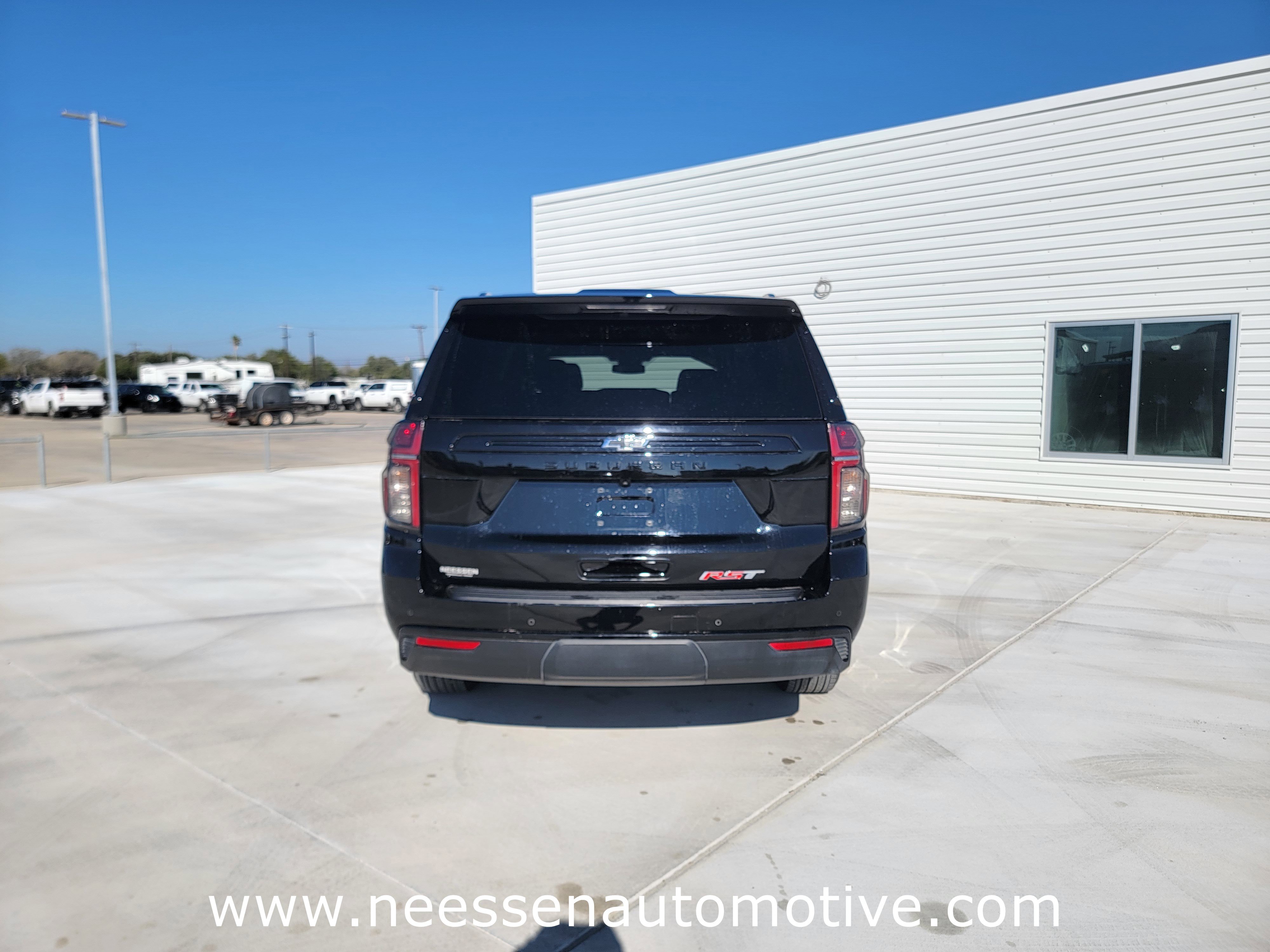 Used 2023 Chevrolet Suburban RST w/ Luxury Package image 6