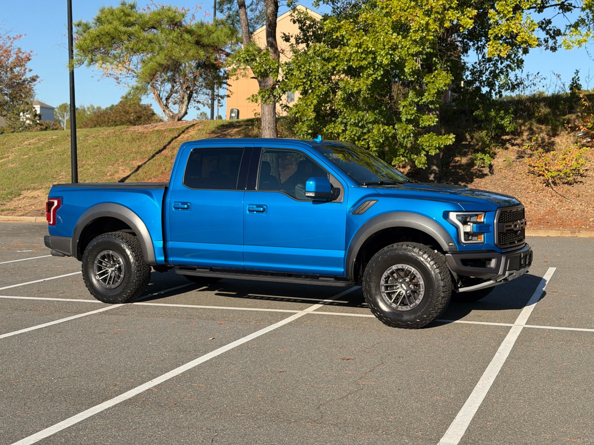 Used 2019 Ford F150 Raptor w/ Equipment Group 802A Luxury AWD/4WD image 15