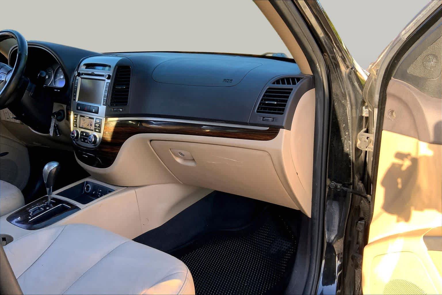 Used 2012 Hyundai Santa Fe Limited w/ Navigation Pkg 4 FWD image 19