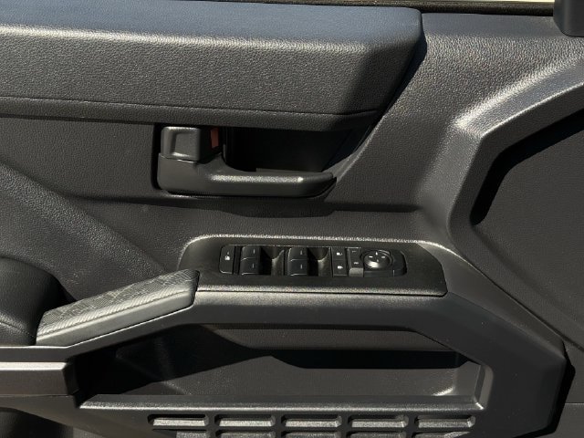 Used 2025 Toyota 4Runner SR5 AWD/4WD image 23
