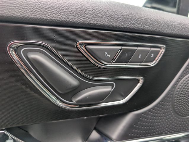 Used 2025 Lincoln Corsair Reserve FWD image 16