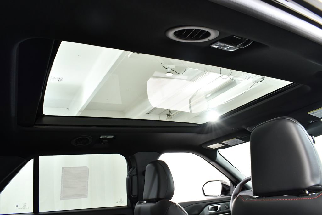 New 2026 Ford Explorer ST w/ Sun And Sound Package image 18
