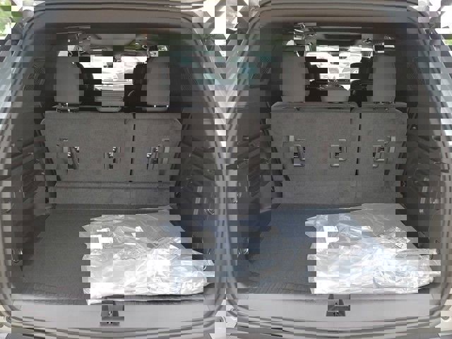 New 2026 Chevrolet Traverse LT w/ Sun and Wheel Package image 15