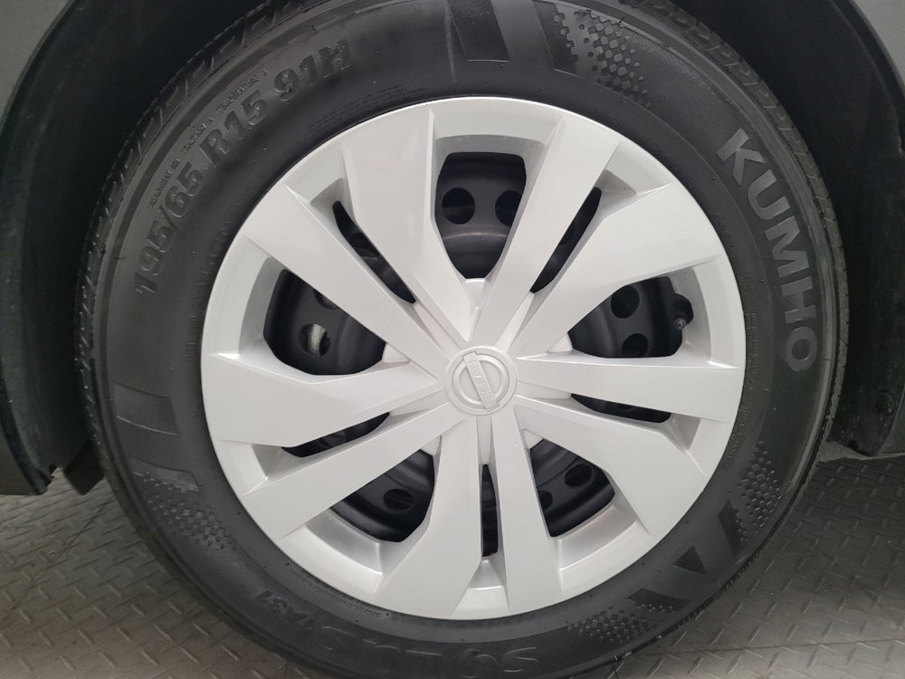 Used 2025 Nissan Versa S image 31