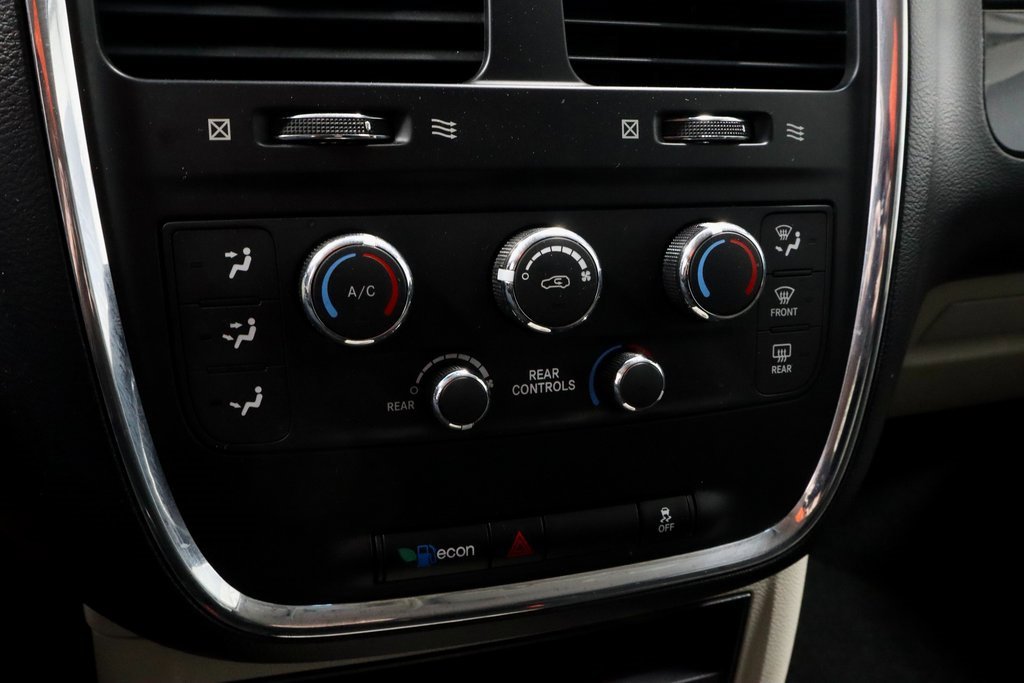 Used 2012 Dodge Grand Caravan SE image 30