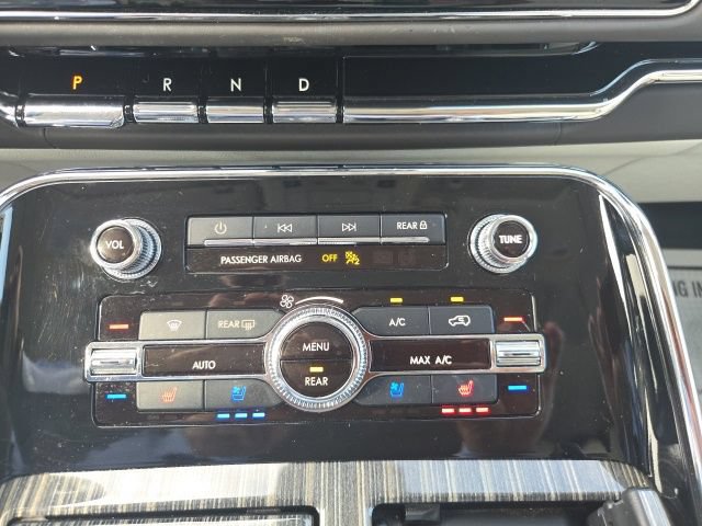 Certified 2022 Lincoln Navigator Black Label AWD/4WD image 9
