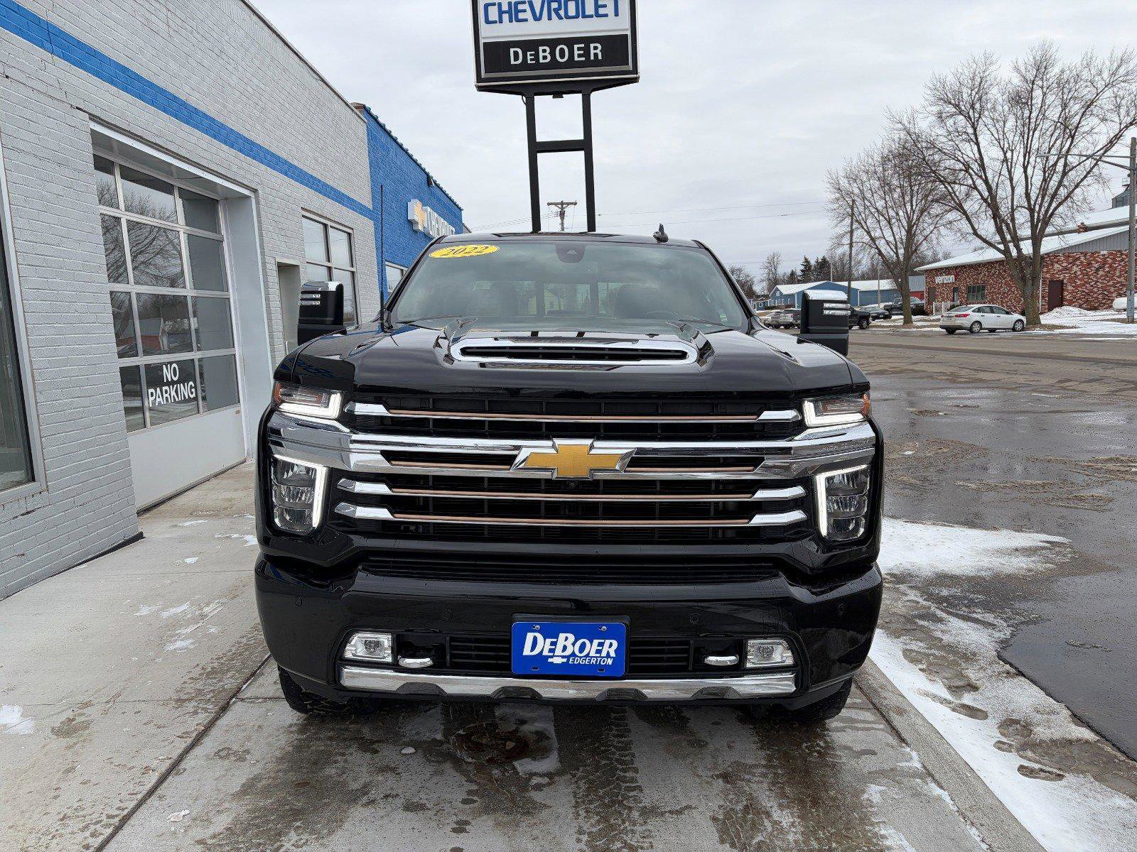 Used 2022 Chevrolet Silverado 2500 High Country w/ Safety Package II image 7