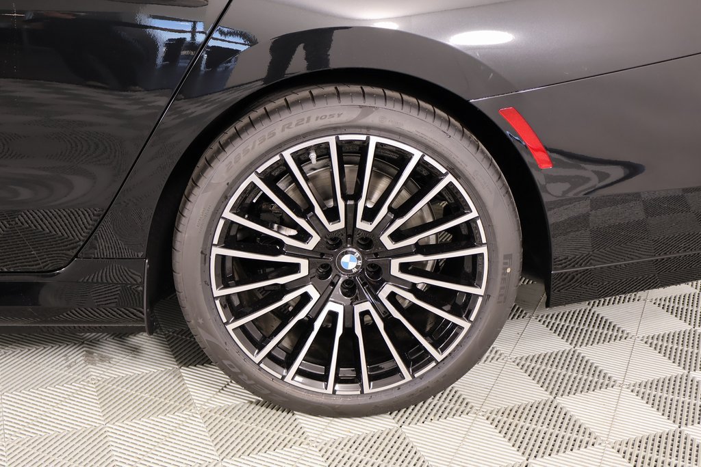 New 2026 BMW 750e xDrive AWD/4WD image 21