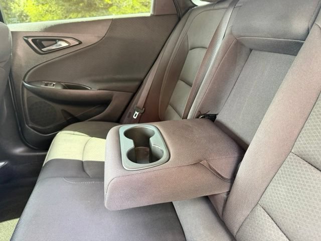Used 2017 Chevrolet Malibu LT FWD image 27