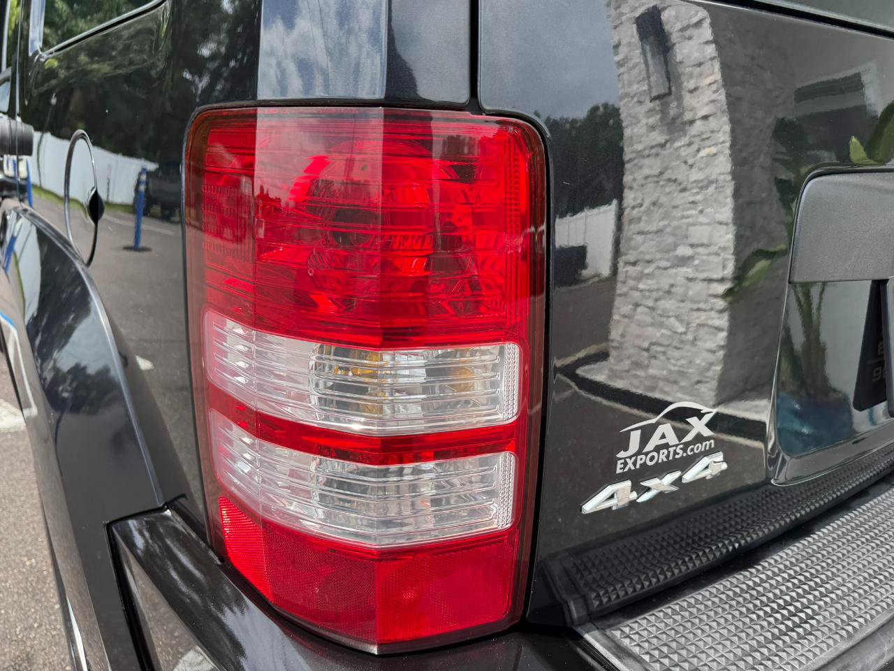 Used 2010 Jeep Liberty Sport AWD/4WD image 6