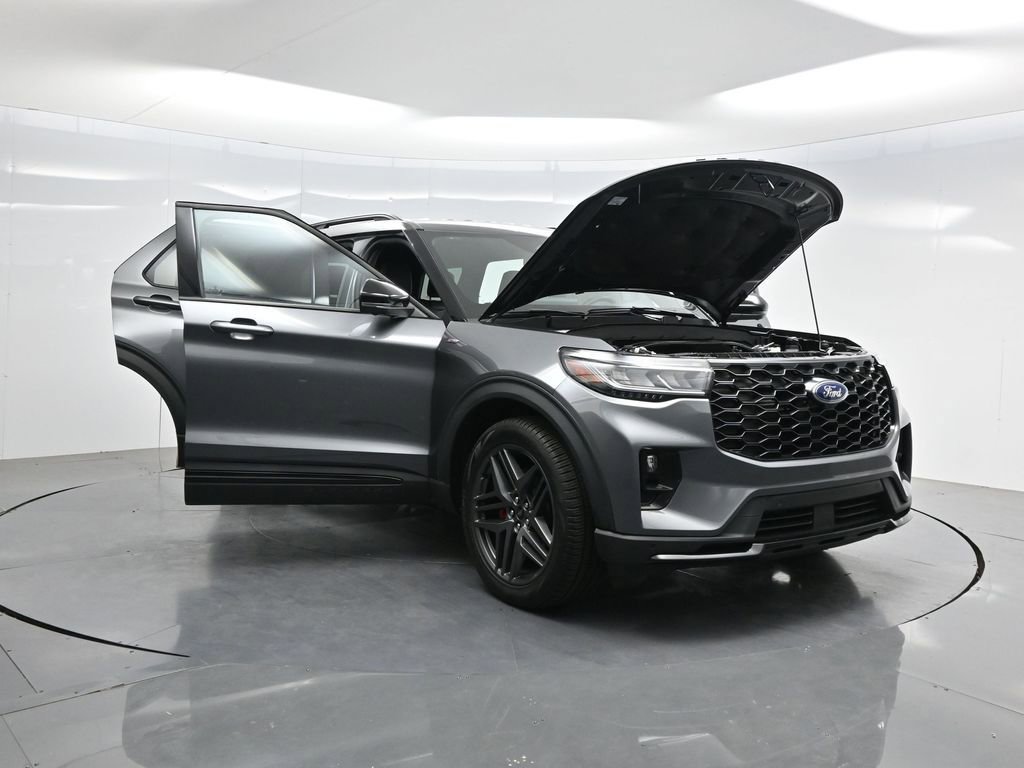 Used 2025 Ford Explorer ST-Line w/ Premium Package image 42