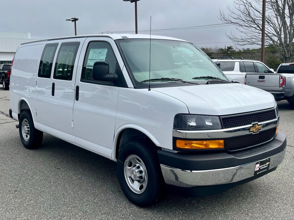 New 2026 Chevrolet Express 2500 RWD image 11