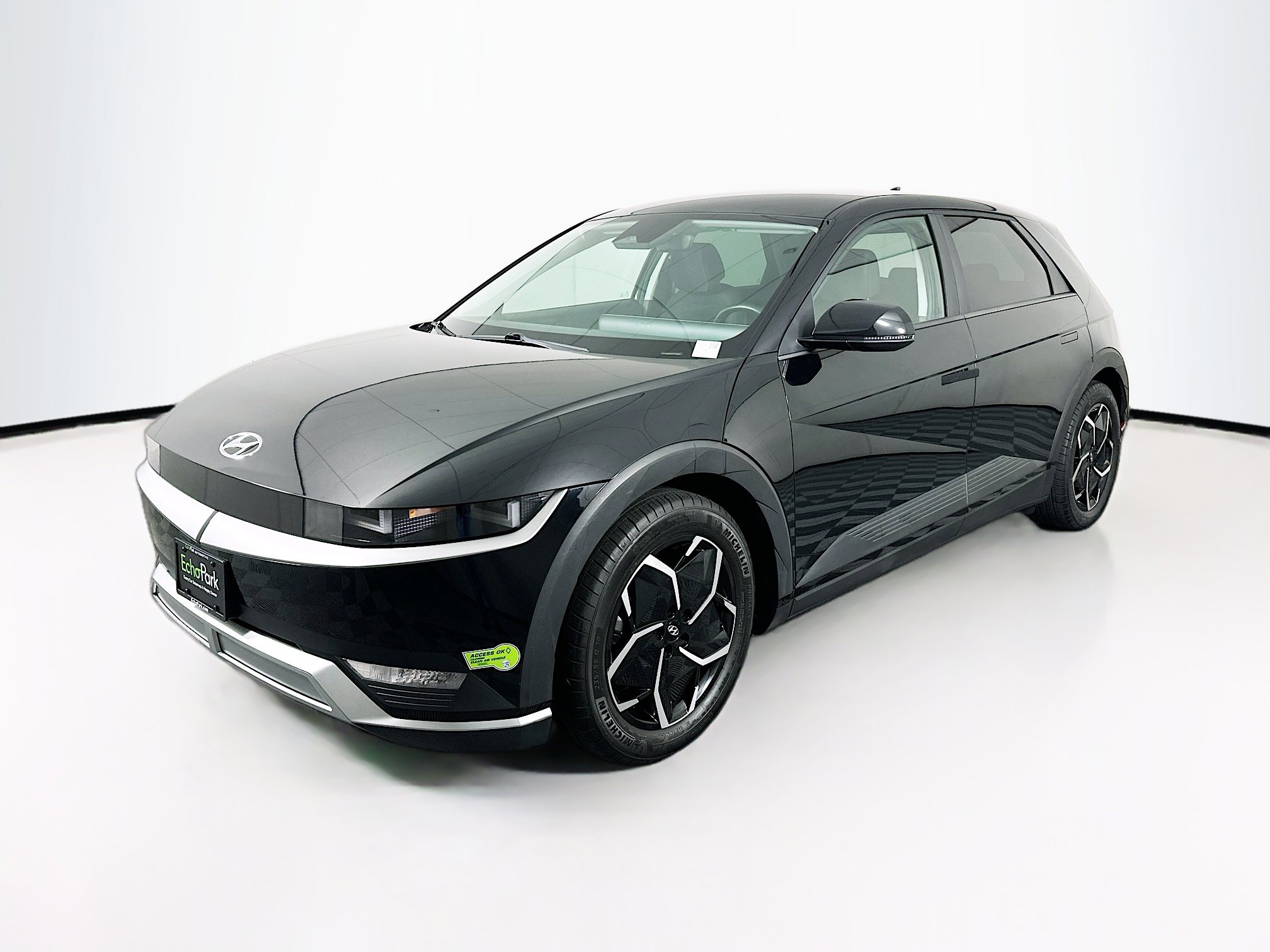 Used 2023 Hyundai Ioniq 5 SE image 3