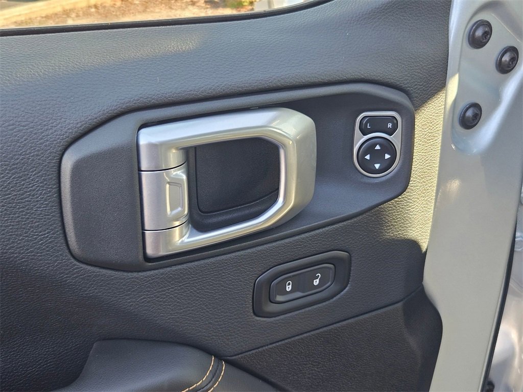 Used 2024 Jeep Wrangler Unlimited Rubicon 392 image 11