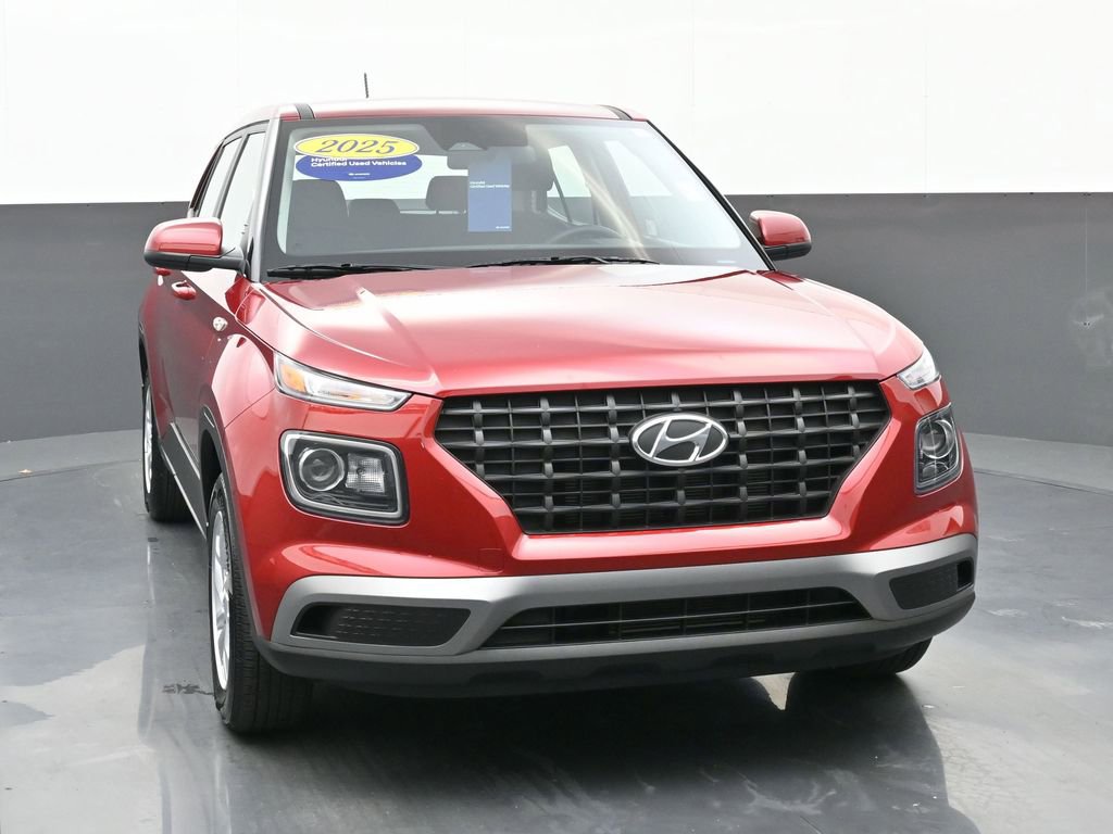 Certified 2025 Hyundai Venue SE image 9