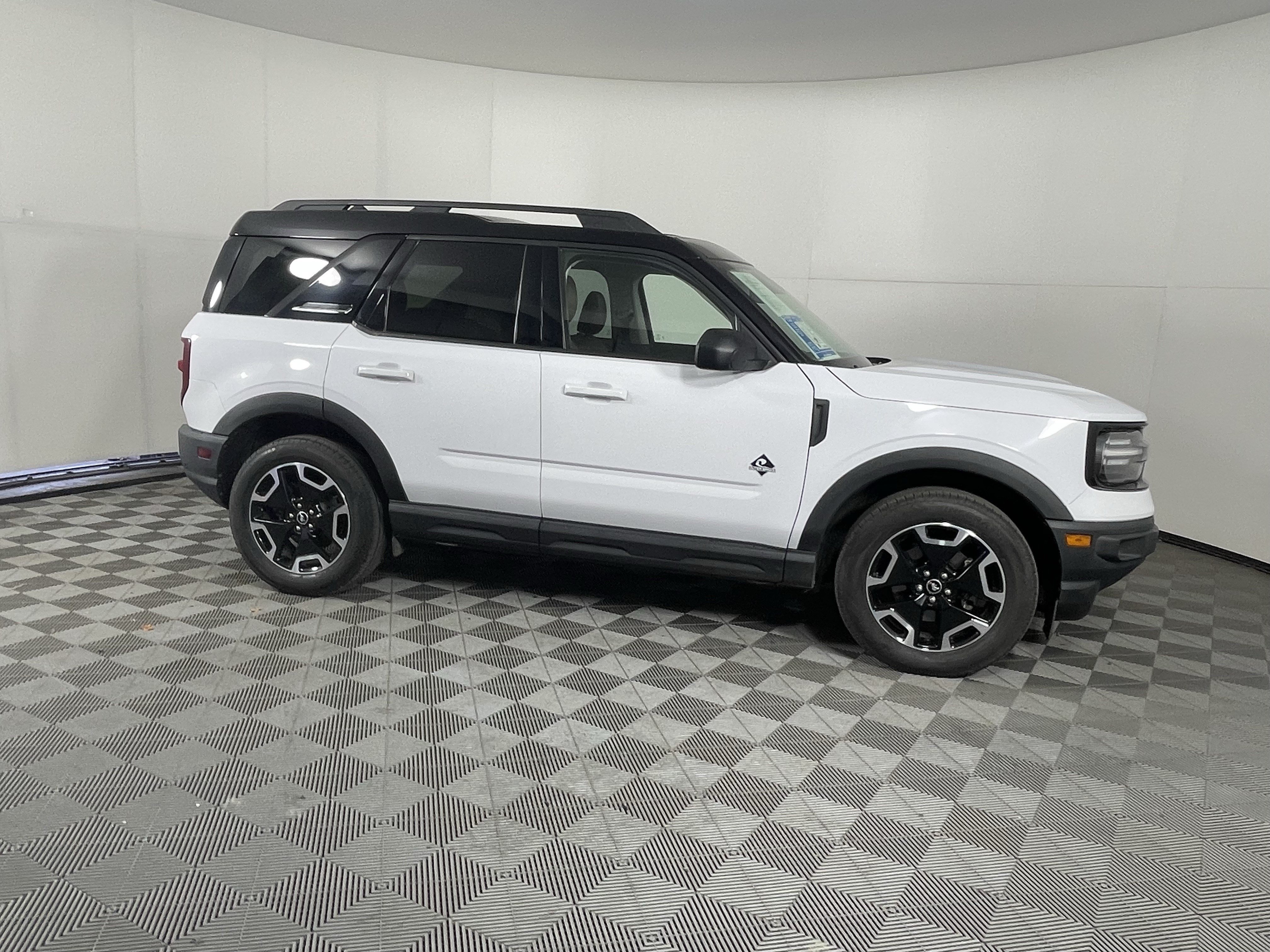 Used 2021 Ford Bronco Sport Outer Banks w/ Outer Banks Package AWD/4WD image 6