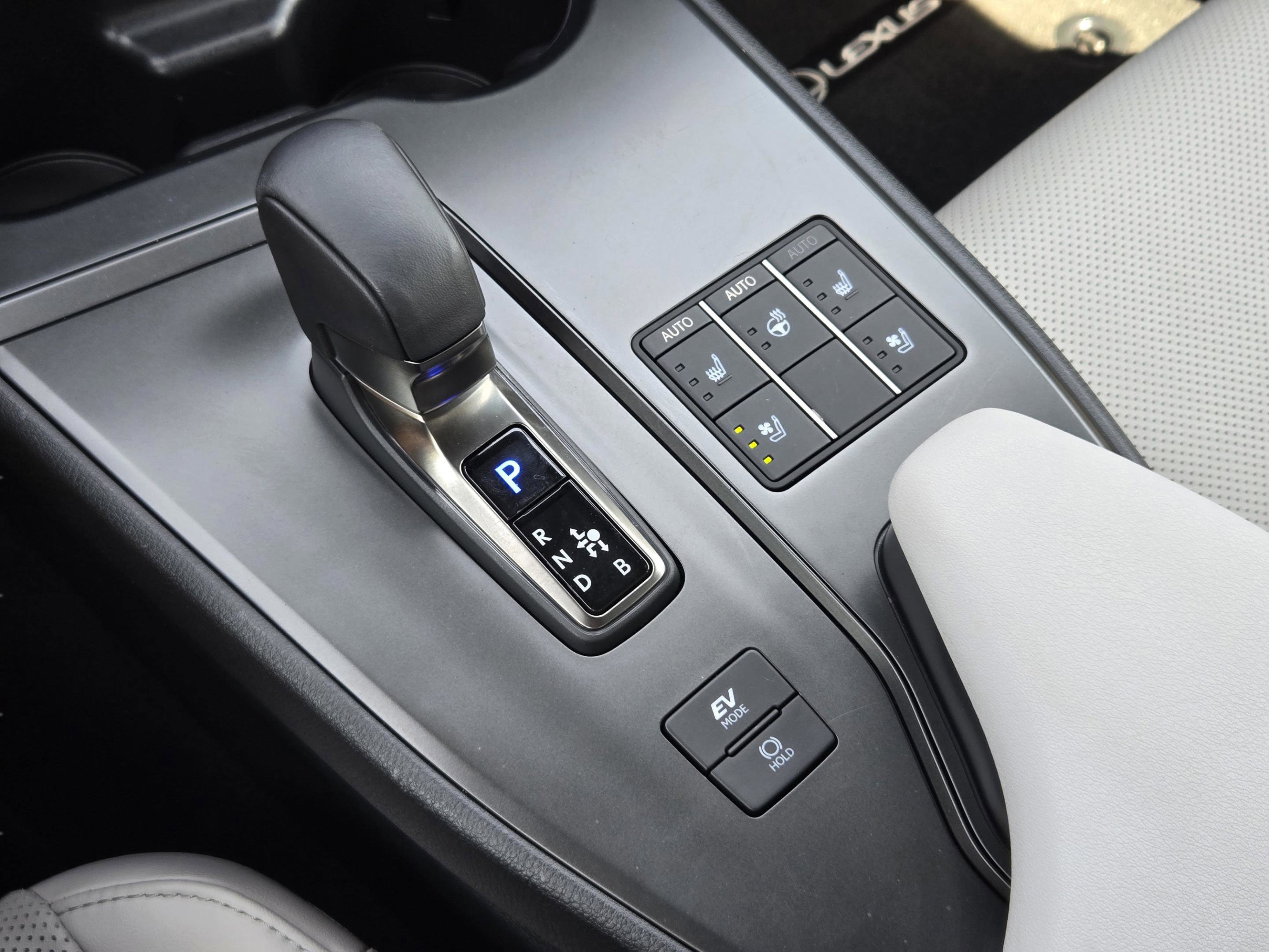 Certified 2025 Lexus UX 300h FWD w/ Accessory Package (Z1) image 15