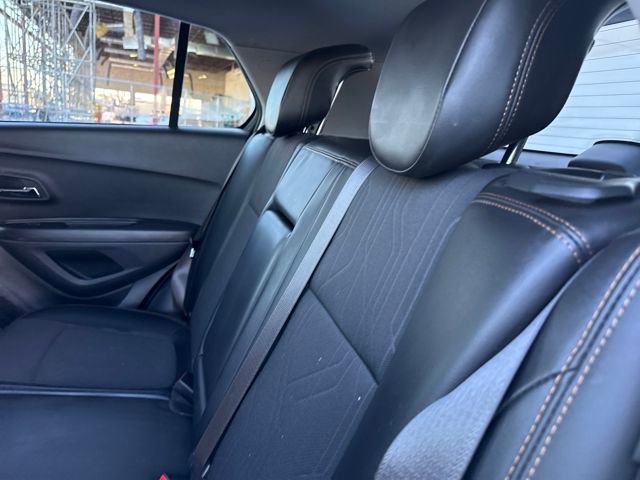 Used 2019 Chevrolet Trax LT w/ LT Convenience Package image 18