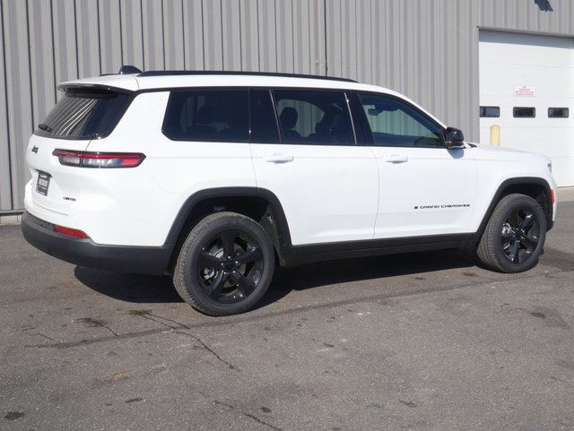 New 2025 Jeep Grand Cherokee L Limited w/ Black Appearance Package image 11