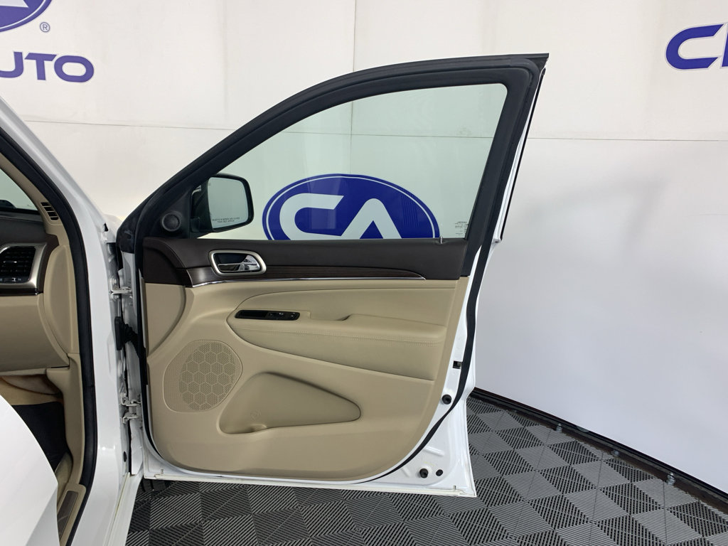 Used 2014 Jeep Grand Cherokee Overland image 40