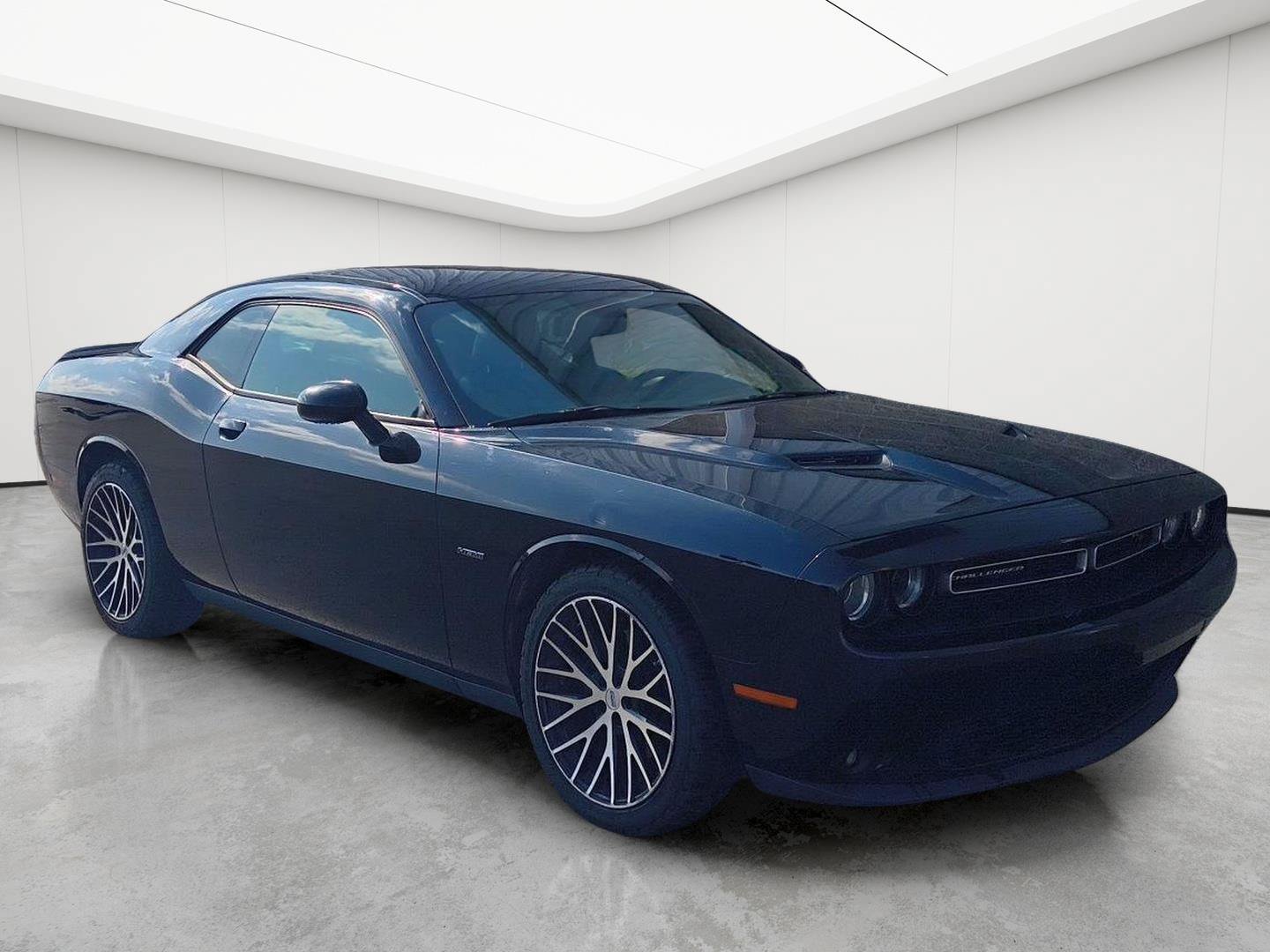 Used 2015 Dodge Challenger R/T Plus RWD image 2