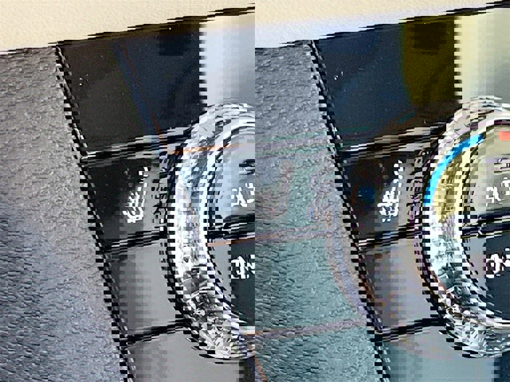 New 2025 Mitsubishi Outlander SE image 21