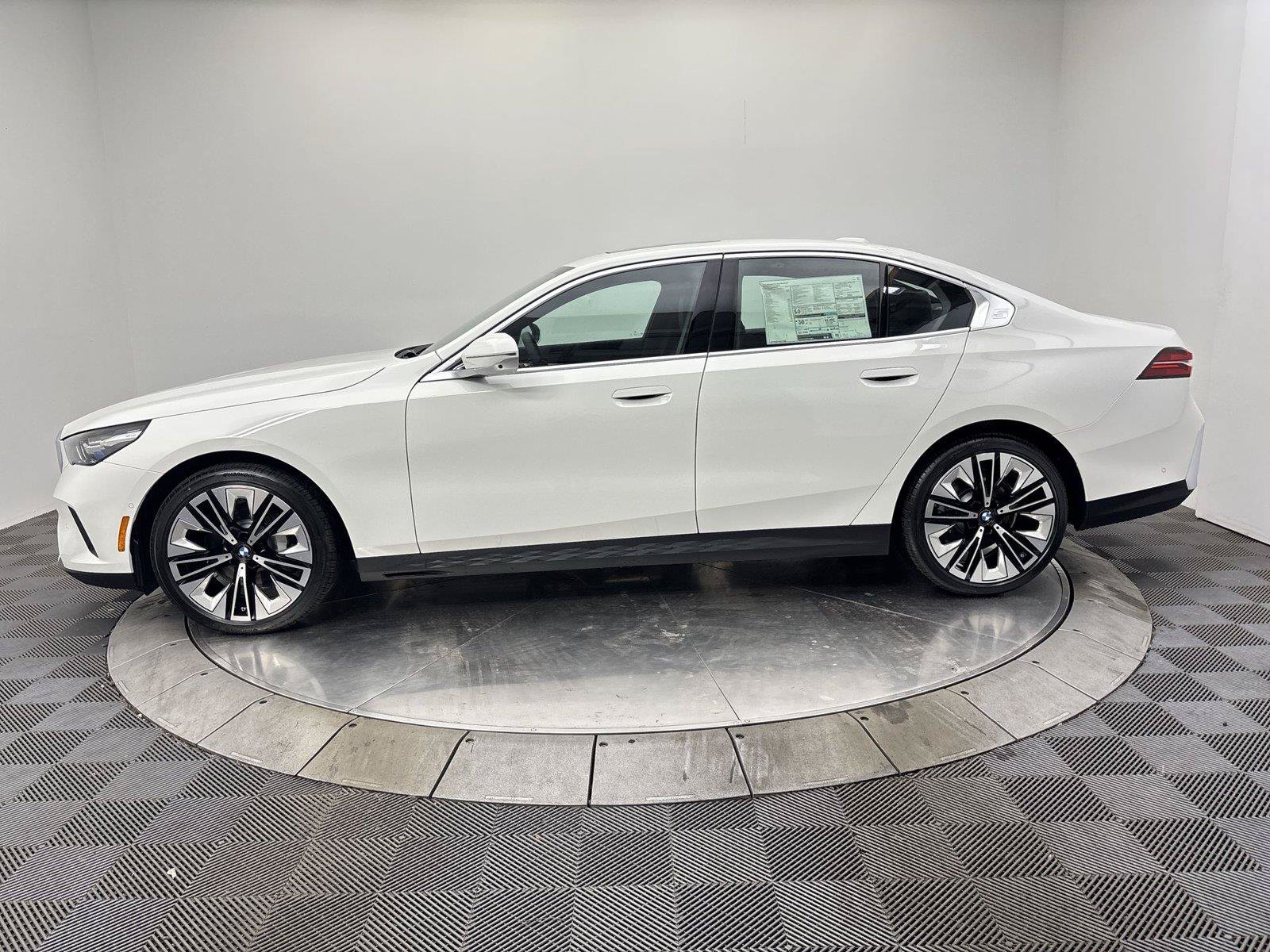 New 2027 BMW 530i xDrive w/ Premium Package AWD/4WD image 16