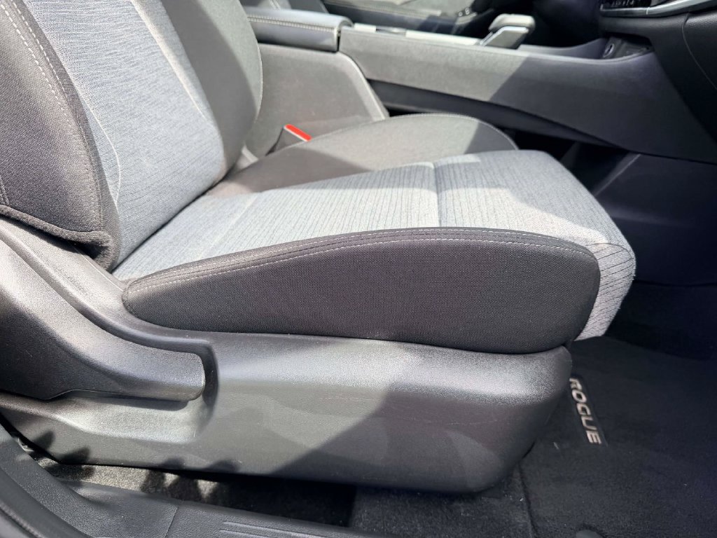 Used 2023 Nissan Rogue SV AWD/4WD image 8